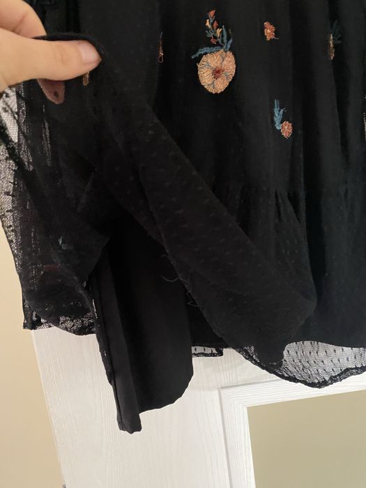 Блуза Zara с красиви цветни мотиви