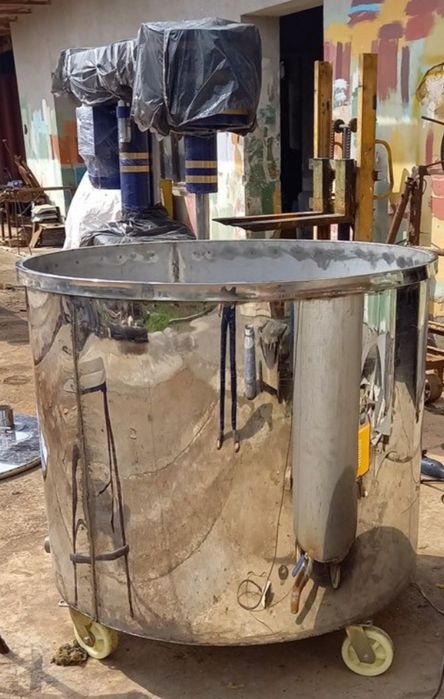 ДЕЖА-ЧАН Ёмкость Бочка , нержавеющей металдан, краска водоэмульсия