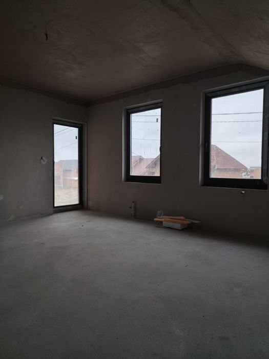 Vând casă P+M parțial finalizată