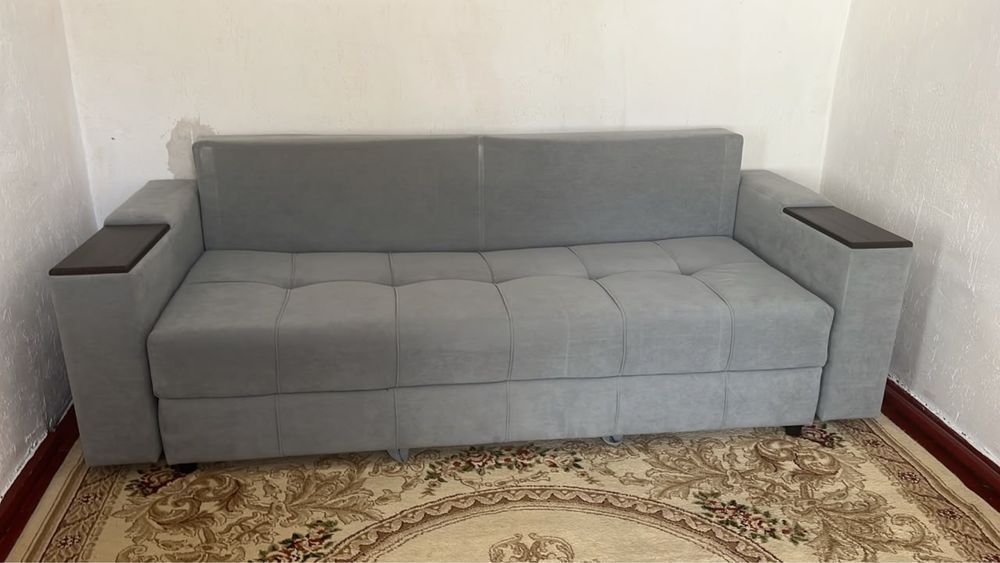 Срочно продам диван