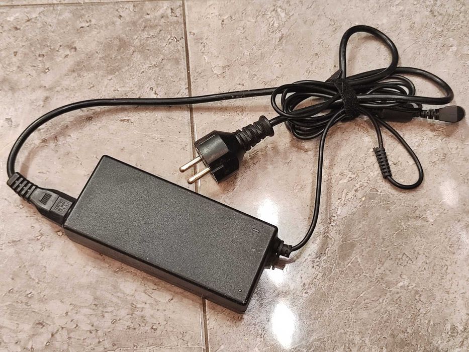 Лаптоп Sony Vaio PCG-71811M на части, отделно има и захранване