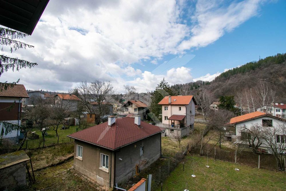 Продава се Къща в с. Владая, Област София-град - 285 кв.м за 1162 €/кв.м - Снимка #7