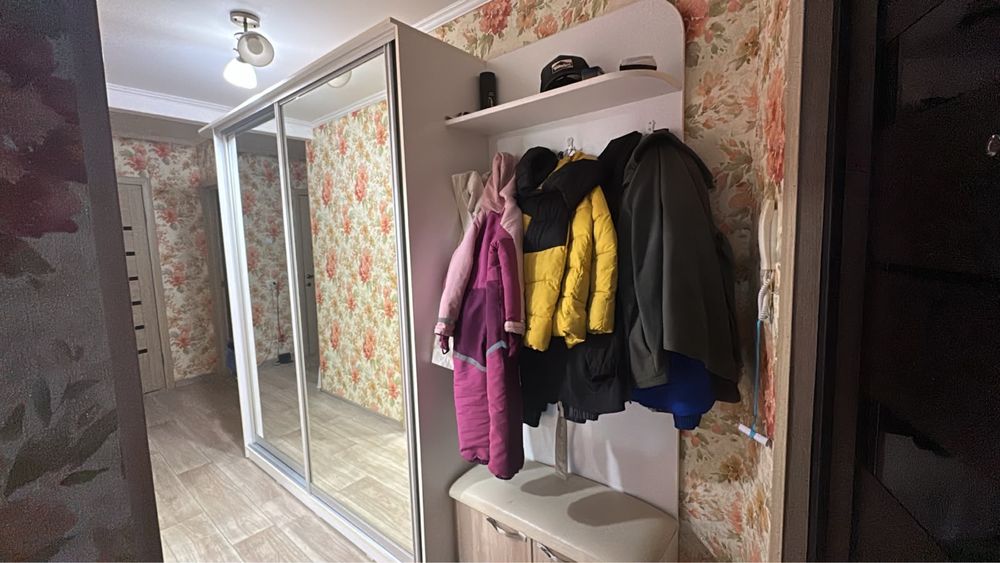 Продам шкаф купе в хорошем  состояний