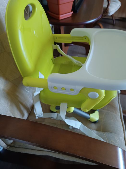 Masă de înfășat cu cădiță și scaun pt masă Chicco