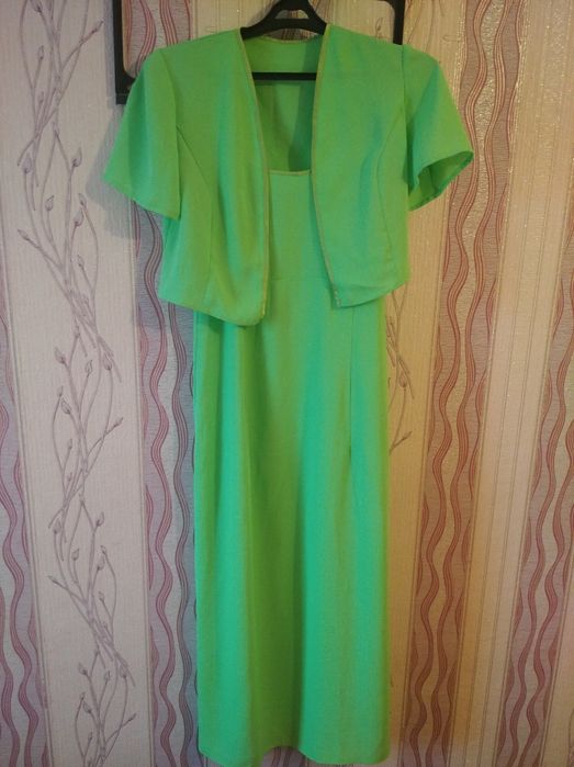 Продам платья недорого