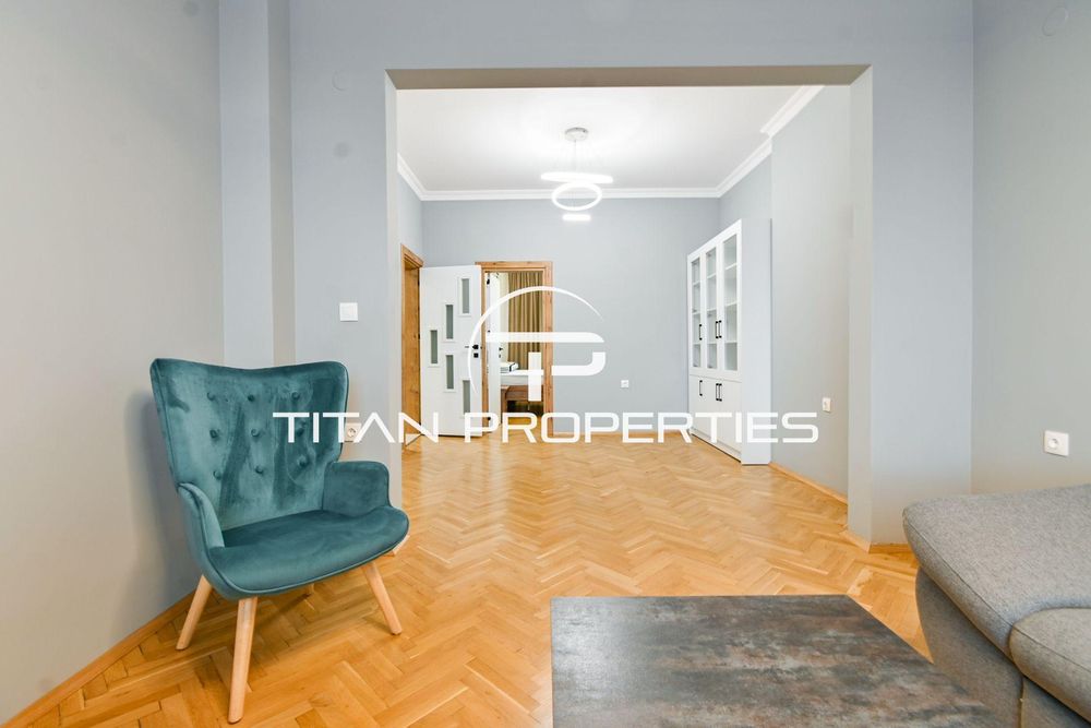 Дава се под наем Тристаен апартамент в София, Център - 110 кв.м за 1296.42 € - Снимка #2