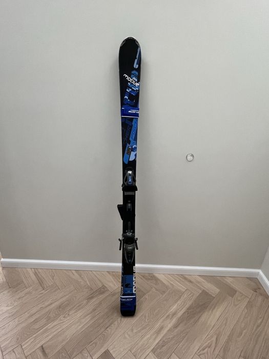 Продам лыжи горные и ботинки