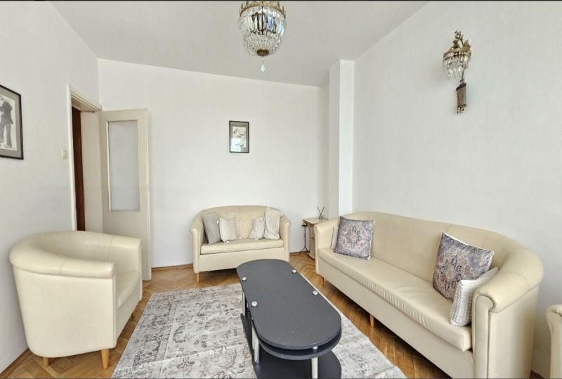 Тристаен апартамент под наем в ж.к. Гео Милев, 2221005