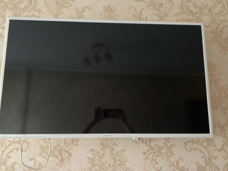 Продам телевизор самсунг смарт тв