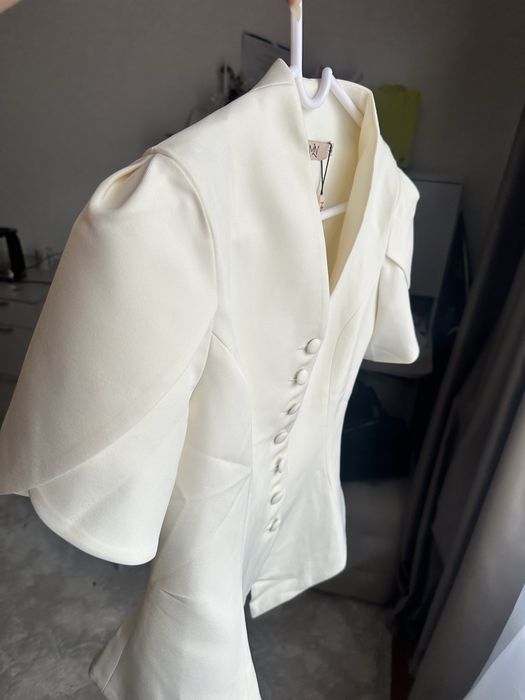 Айвори пиджак 48 размер