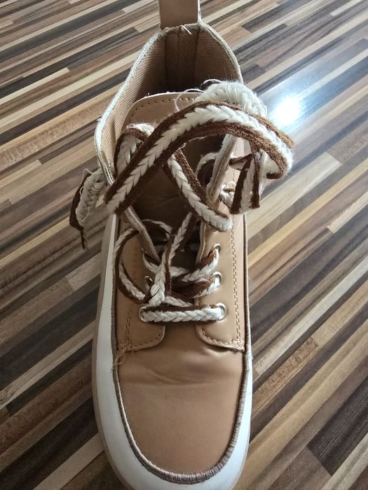 De vanzare sneakers