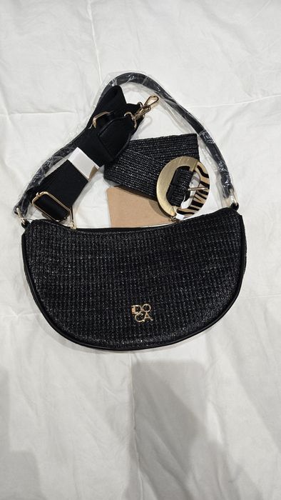 Черна чанта Doca с колан