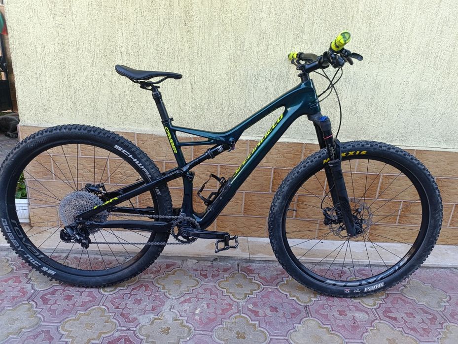 Specialized 29 цола Карбон