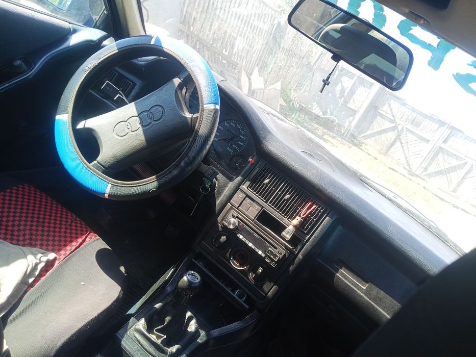 Продам машину AUDI