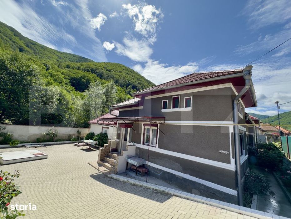 Casa cu potential, 3 camere, anexa, gradina, zona Cugir