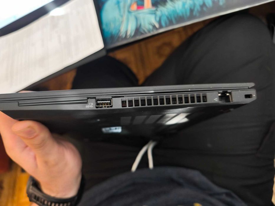 Лаптоп Lenovo ThinkPad T14 Gen 2 / i7-1165G7 / 32GB RAM / 512GB SSD