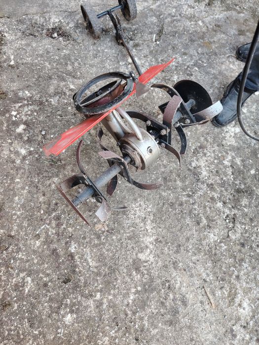 Продавам Мотоколтиватор(мотофреза) Briggs and Stratton