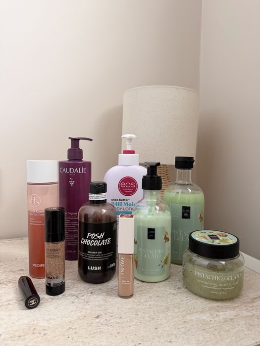 Козметика на Chanel, Lancôme, Caudalie, MediPeel, Lavish Care, Lush, EOS