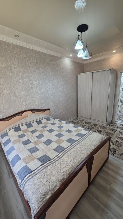 Tinchlik plaza oldida