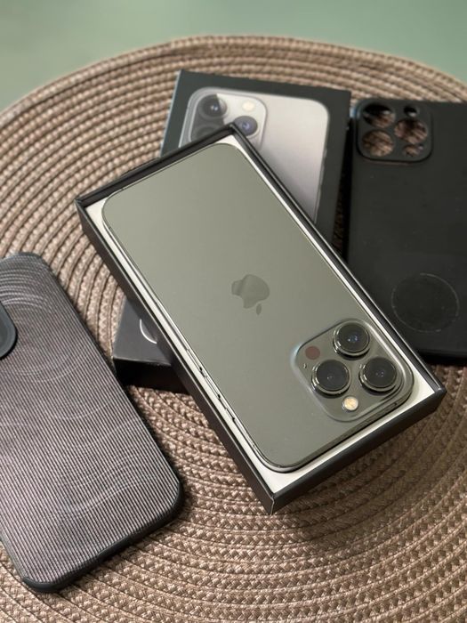 iPhone 13 pro Graphite 256 GB 89% impecabil la cutie + 2 huse