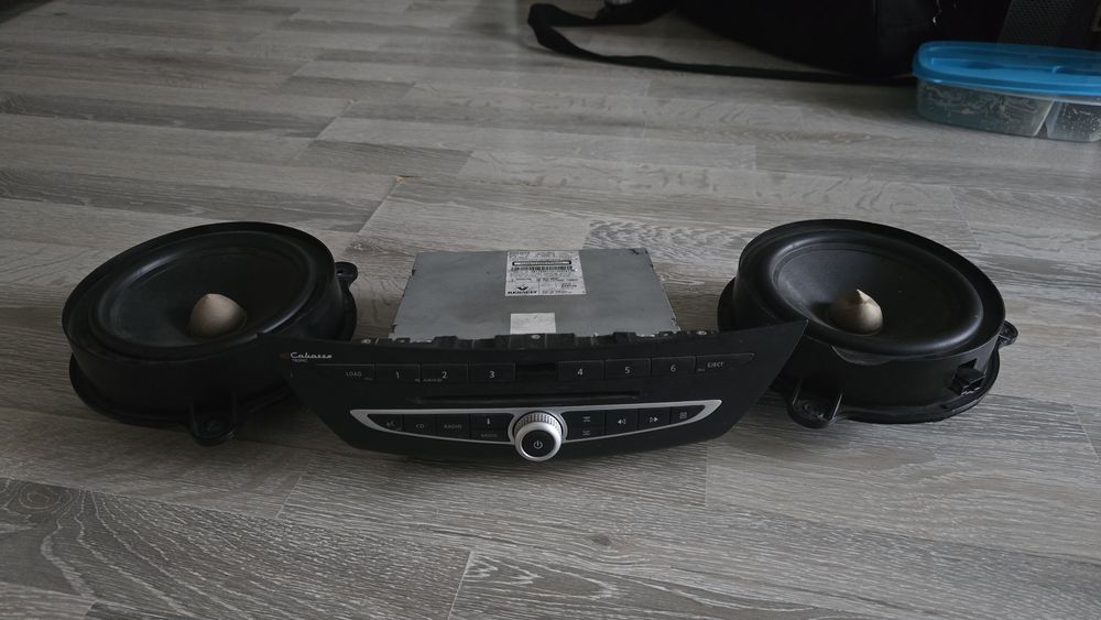 Casetofon + boxe Renault Laguna 3. Cabasse