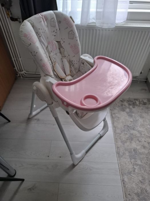 Vând trotineta, cărucior și scaun de masa