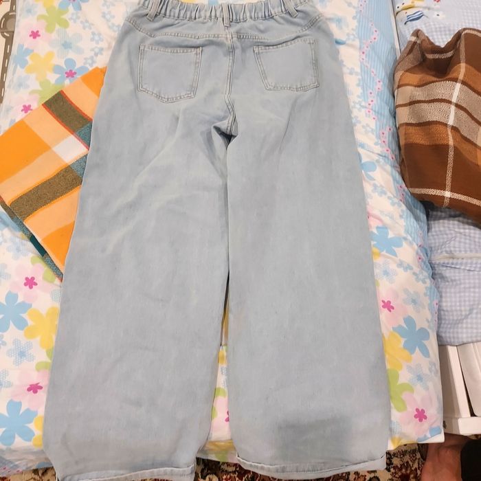 Беги джинсы новые носил только 1 раз