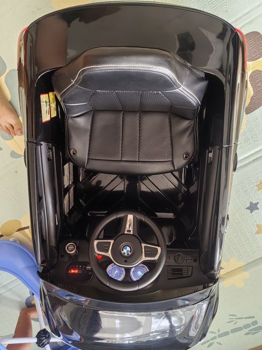 Акумулаторна кола BMW 6 GT,12V с меки гуми с кожена седалка