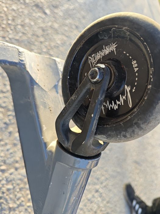 Продам трюковой самокат