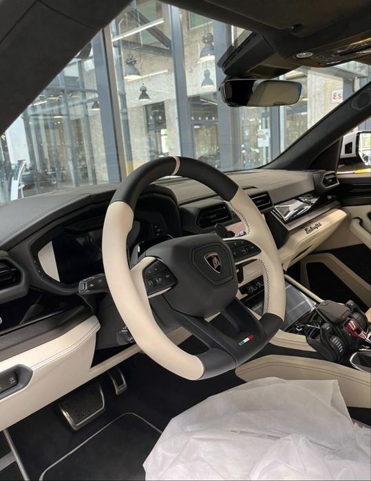 Lamborghini Urus SE 4.0 V8 PHEV 2026