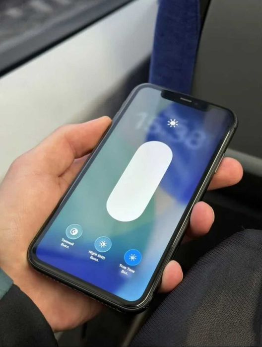 iPhone 11 (128GB) АКБ 83%