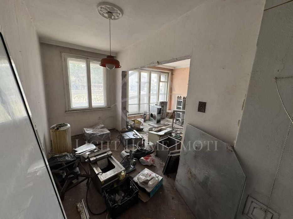 Продава се Тристаен апартамент в Пловдив, Център - 98 кв.м за 1735 €/кв.м - Снимка #2