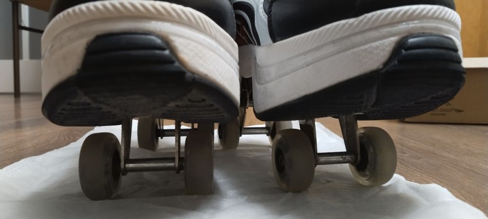 Спортивные кроссовки роллеры