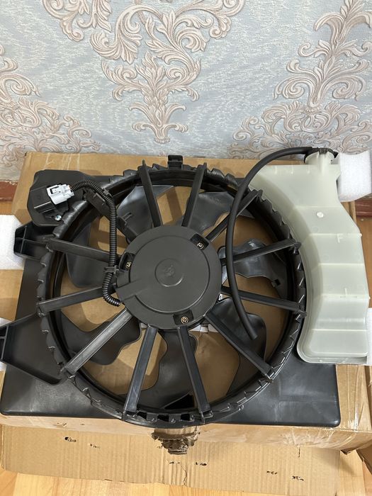 Диффузор радиатора в сборе