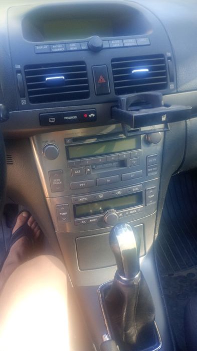 Тойота Авенсис 2.0