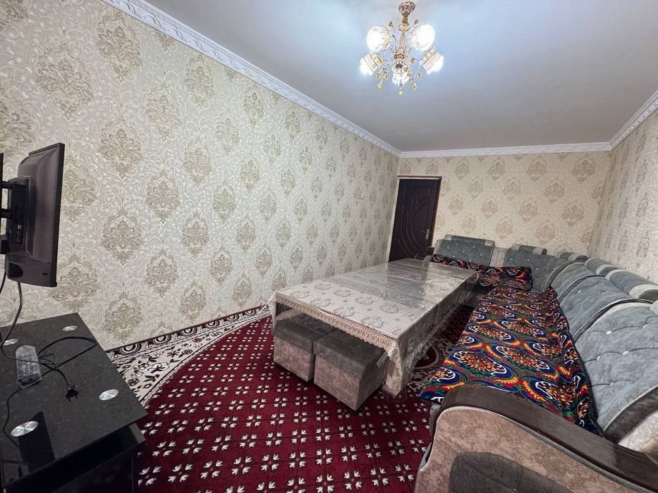 3 хонали 2 этажида квартира оилага ижарага берилади! Тенис корт.