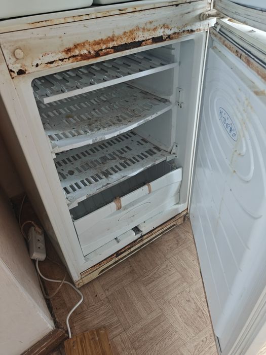 Отдам холодильник