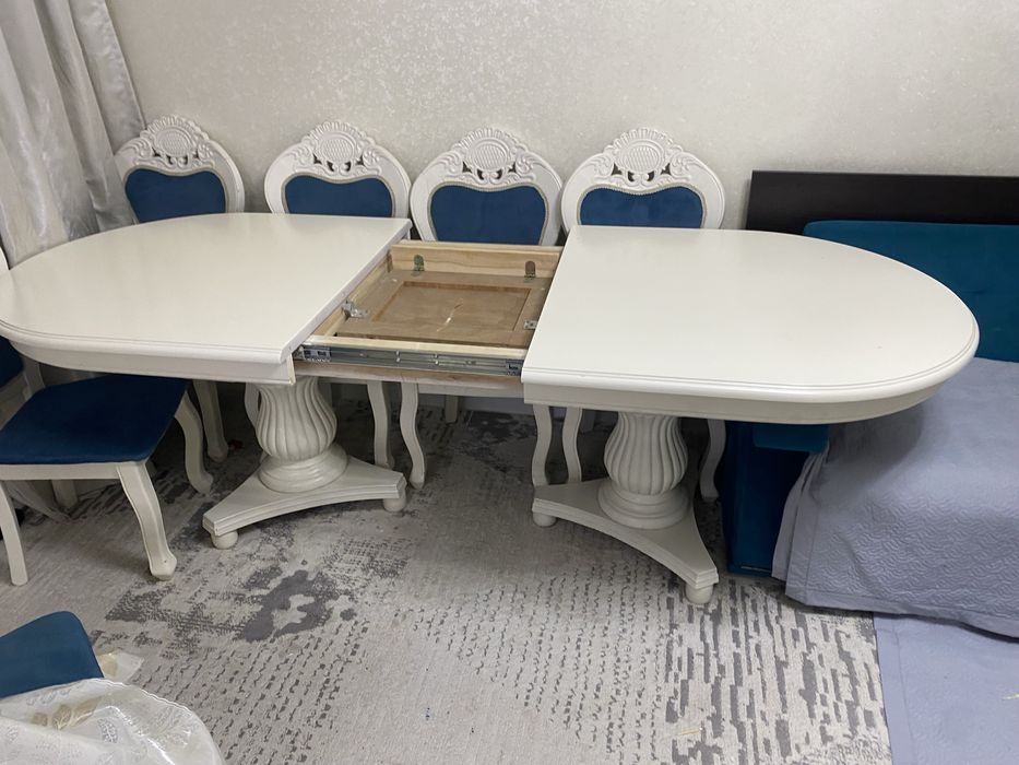 Продам  Стол  стульями