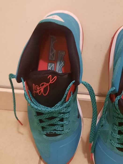 Liverpool FC Nike LeBron 9 Low
