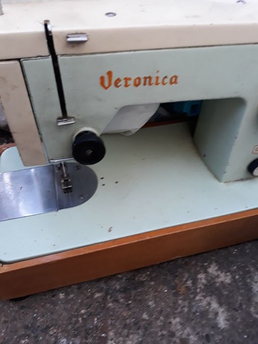 Maşină de crust electronica