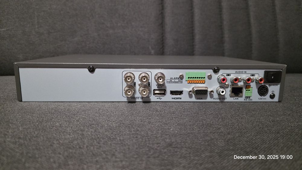 DVR Dahua DS-7204HUHI-K1 4 Canale +4 camere Ip