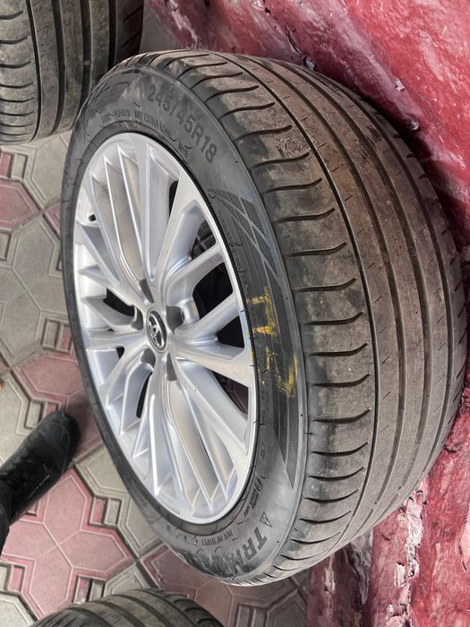 Диски с шинами от Камри 70 Luxe