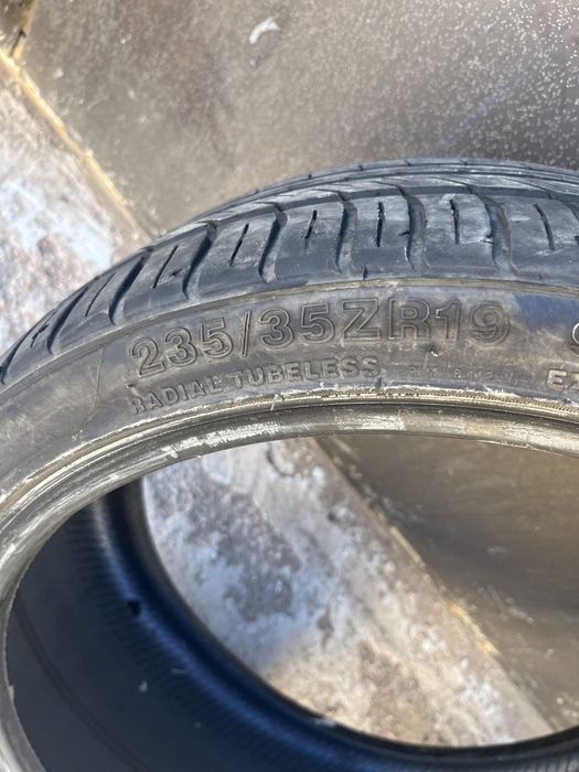 Продам комплект резин на 19