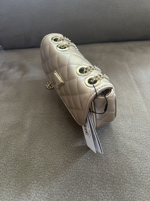 Дамска чантичка GUESS