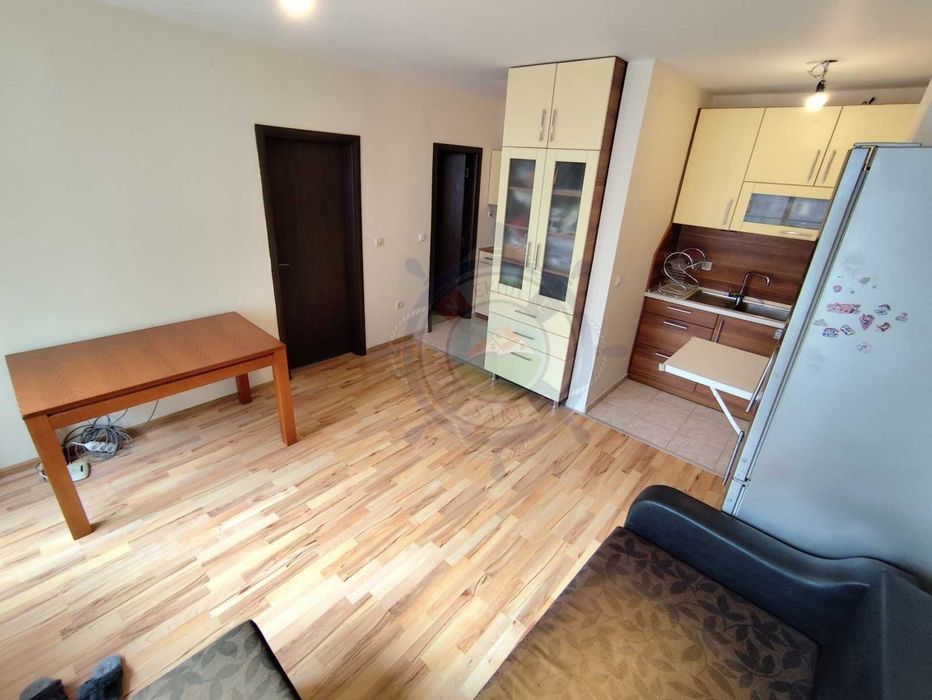 Двустаен обзаведен апартамент в кв.Възраждане1, гр.Варна