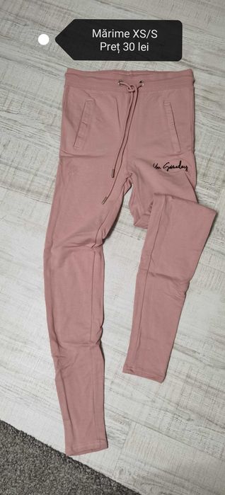 Pantaloni diferite modele