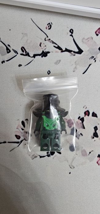 Фигурка Морро в теле ллойда