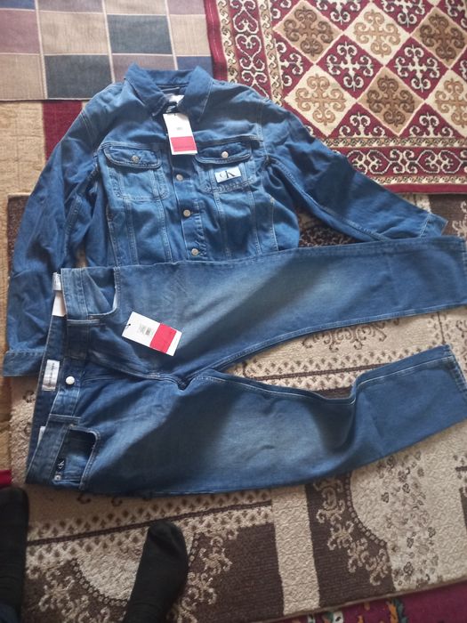 Продам джинсы. ОДЕЖДАУ.