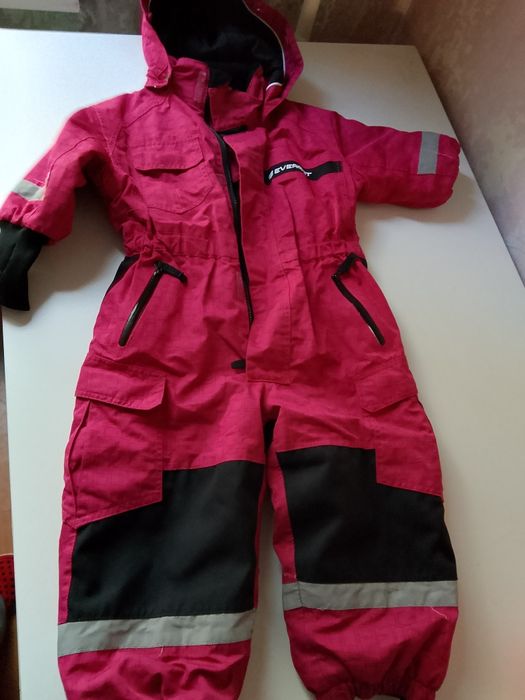 Зимний комбинезон для девочки