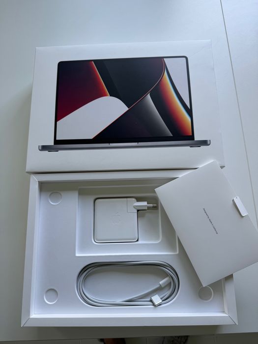 MacBook Pro 14” M1 Pro 16GB 1TB Space Gray — impecabil, battery